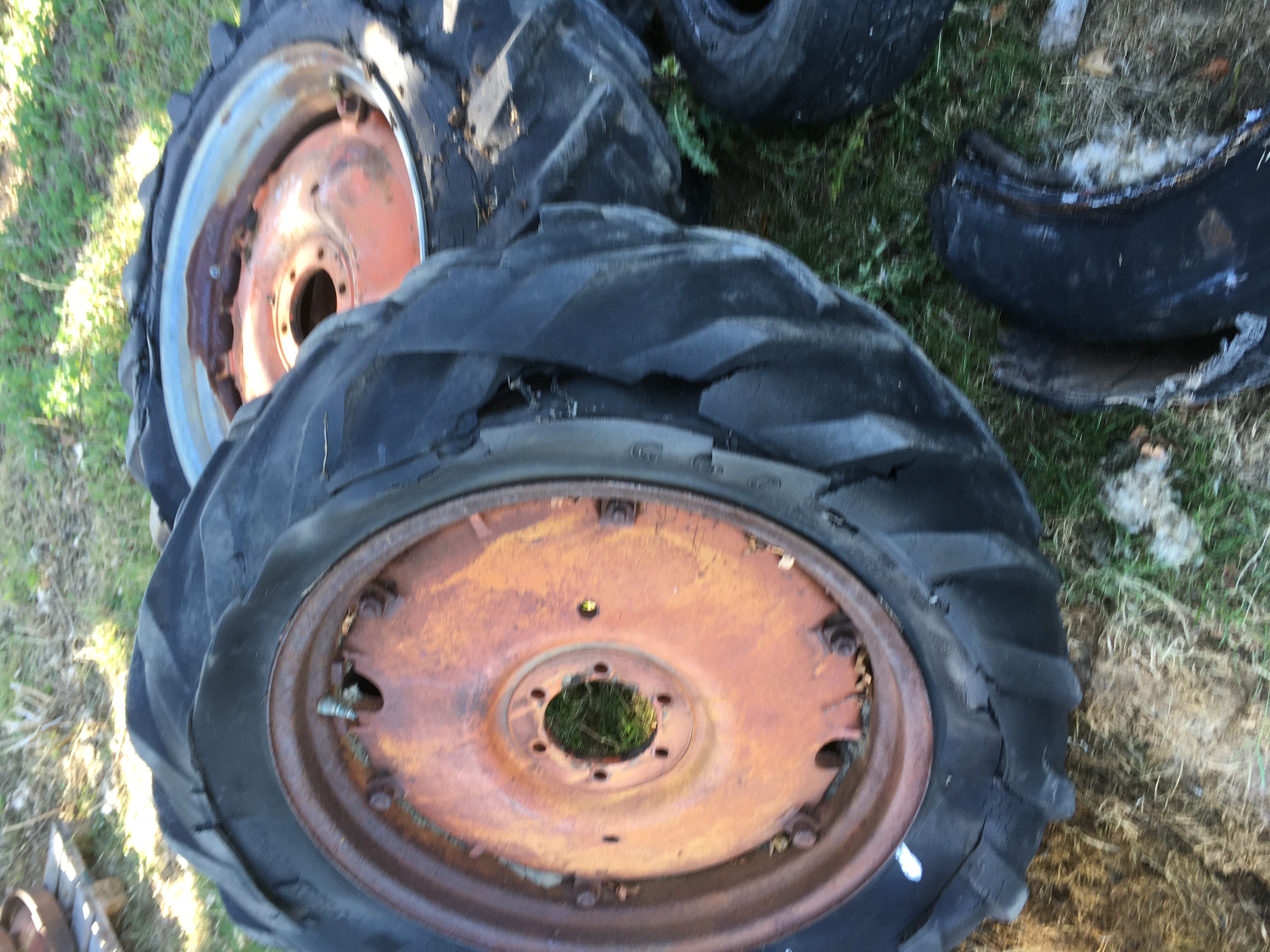 Allis Chalmers - Jason Smith Vintage and Classic Tractor Breakers